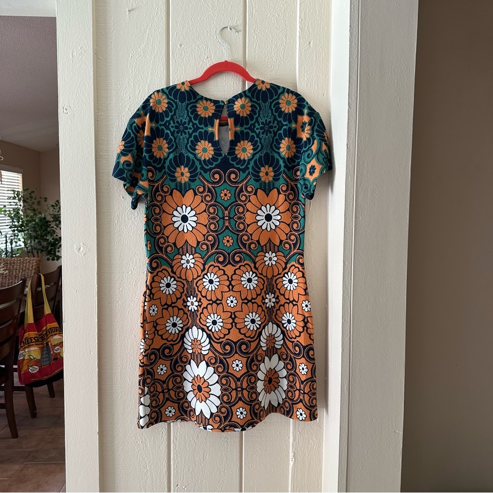 Floral Pattern Short Sleeve Shift Dress - Orange & Teal - Picture 3 of 3
